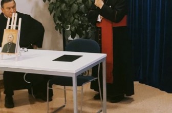 Spotkanie z ks. abp. Józefem Kowalczykiem autorem książki "WSPOMNIENIA". 